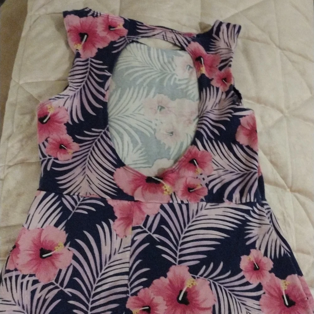 Summery dress - Picture 3 of 3